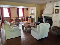 Maison à vendre à Brossac, Charente - 365.000 € - photo 5