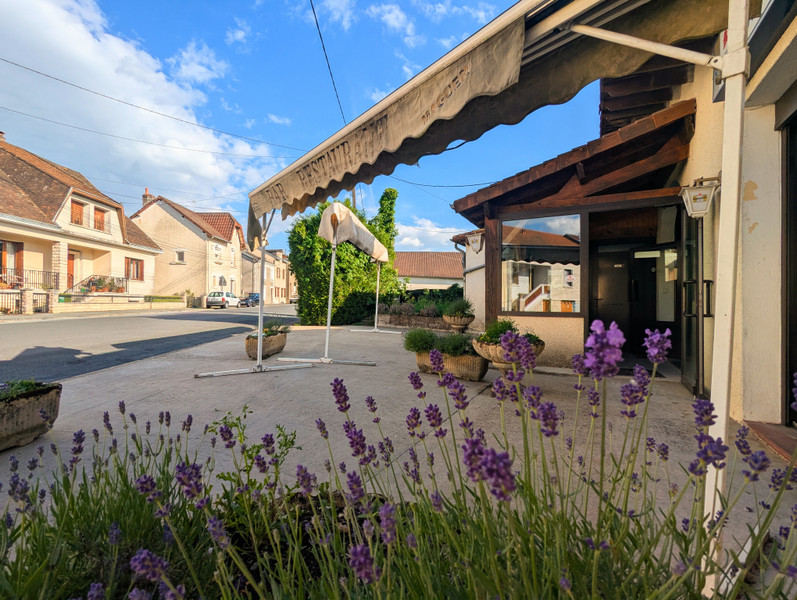 French property for sale in Thiviers, Dordogne - €267,500 - photo 1