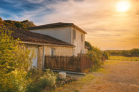 Propriété à vendre à Châtignac, Charente - 445 200 € - photo n°1