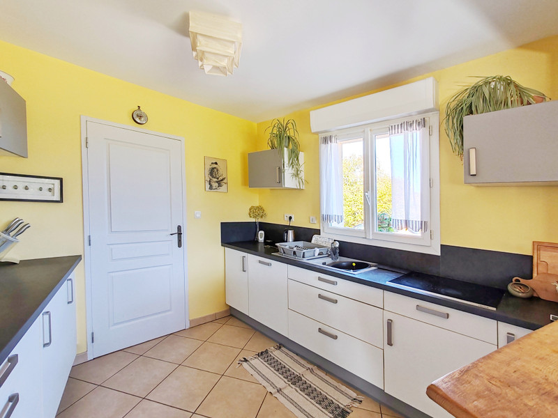 French property for sale in Senillé-Saint-Sauveur, Vienne - €428,550 - photo 2