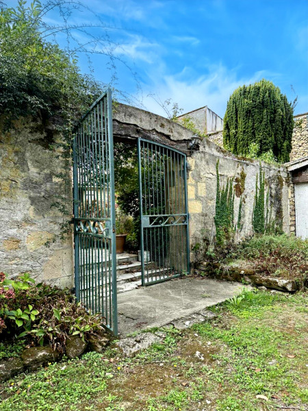 Propriété à vendre à Blasimon, Gironde - 263 900 €