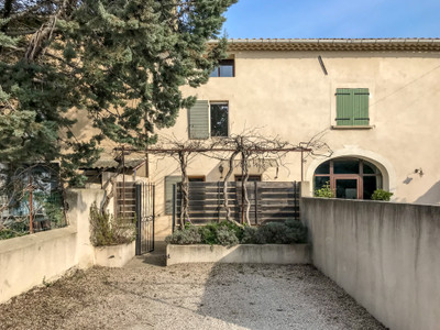 Maison à vendre à Saint-Saturnin-lès-Avignon, Vaucluse, PACA, avec Leggett Immobilier