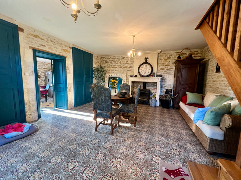 French property for sale in Torxé, Charente-Maritime - €487,600 - photo 2