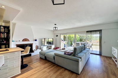 French property for sale in Grasse, Alpes-Maritimes - €572,000 - photo 1