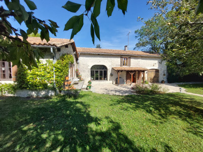 French property for sale in Villebois-Lavalette, Charente - €399,000 - photo 2