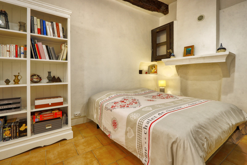French property for sale in Simiane-la-Rotonde, Alpes-de-Haute-Provence - €225,000 - photo 12