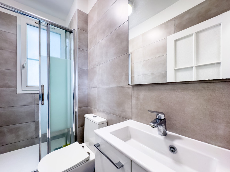 French property for sale in Paris 18e Arrondissement, Paris - €320,000 - photo 6