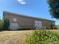 Maison à vendre à Saint-Thomas-de-Conac, Charente-Maritime - 596.843 € - photo 5