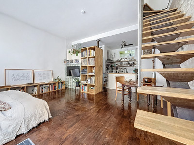 French property for sale in Paris 18e Arrondissement, Paris - €735,000 - photo 2