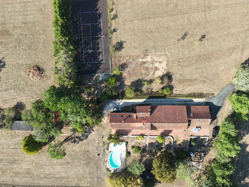 French property for sale in Thenon, Dordogne - €380,000 - photo 1