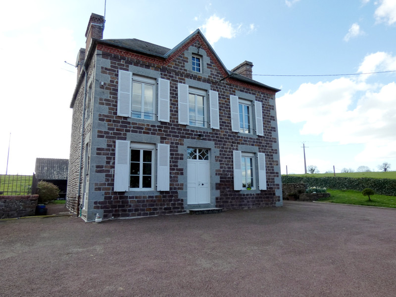 French property for sale in Ver, Manche - €798,000 - photo 2