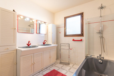French property for sale in Vinassan, Aude - €449,000 - photo 7