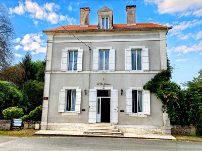 Maison à vendre à Bussière-Badil, Dordogne, Aquitaine, avec Leggett Immobilier