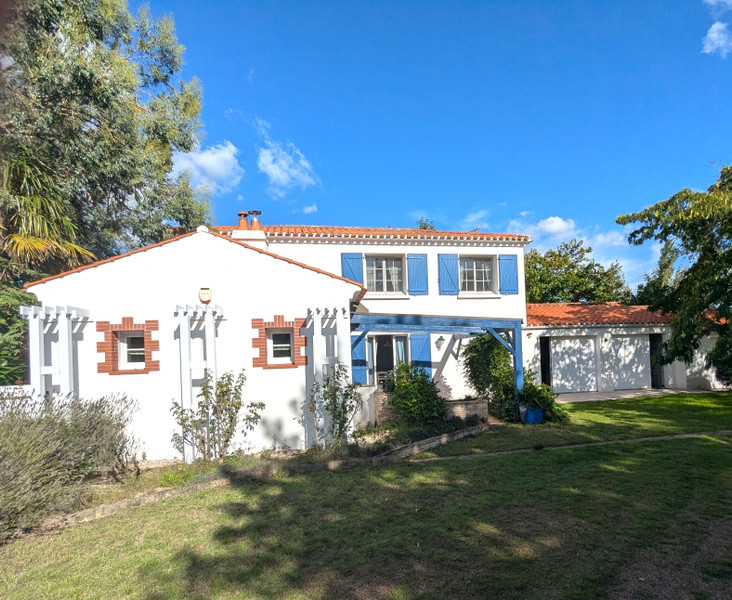 French property for sale in La Garnache, Vendée - €510,300 - photo 1