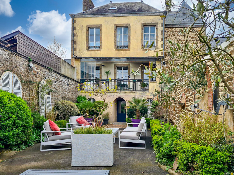 House for sale in Ernée Mayenne Handsome 5 bed Maison de Maitre