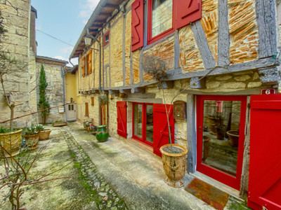 Maison à vendre à Montpezat-de-Quercy, Tarn-et-Garonne, Midi-Pyrénées, avec Leggett Immobilier