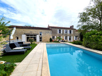 Maison à vendre à Charmé, Charente - 339 200 € - photo 2