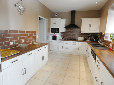 French property for sale in Ver, Manche - €798,000 - photo 4