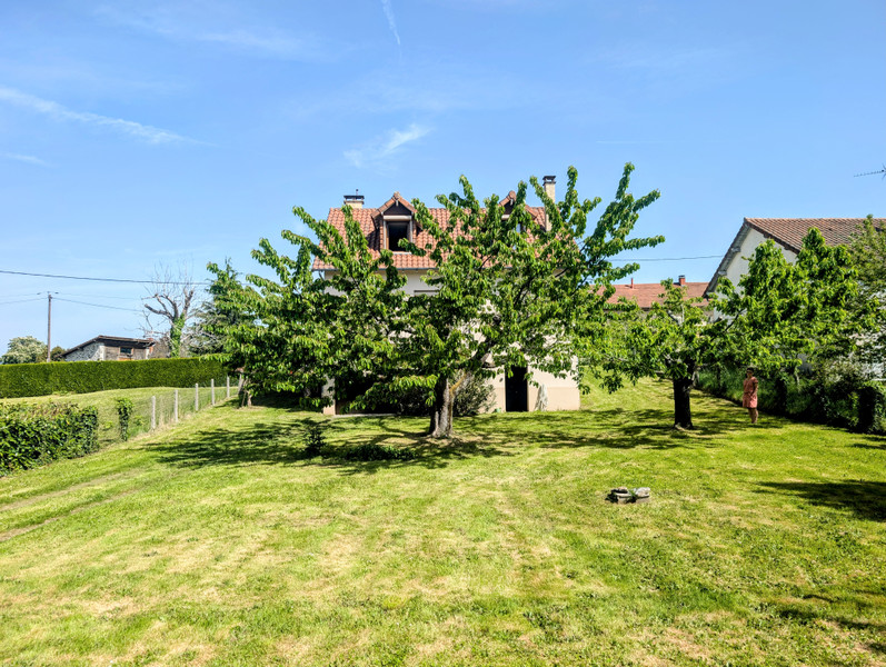 French property for sale in Châlus, Haute-Vienne - €122,080 - photo 1