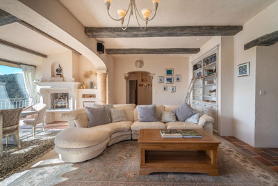 French property for sale in Ampus, Var - €580,000 - photo 3