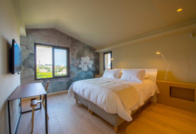 Saint Tropez, Califorian town villa in heart of ST Tropez with 5 bedrooms