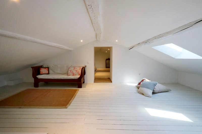 French property for sale in Saint-Christol, Vaucluse - €298,000 - photo 8