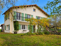 Propriété à vendre à Alloue, Charente - 234 330 € - photo n°1