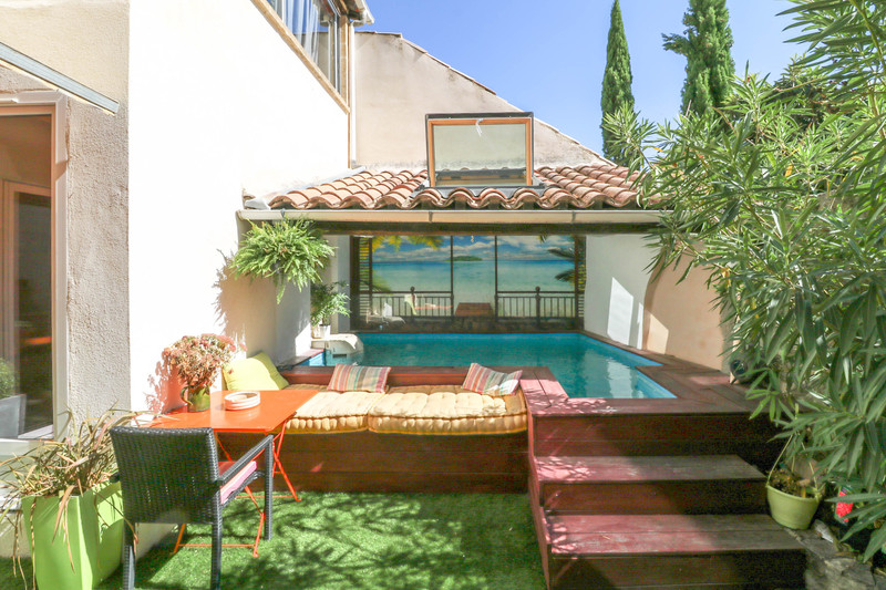 House For Sale In Uzes Gard Stunning Well Renovated 18th Century Townhouse 200 M In Quiet Central Part Of Uzes 4 Bedrooms 3 Bathrooms Courtyard With Pool Sauna Garage Cellar France Ref 83492rsi30 13350