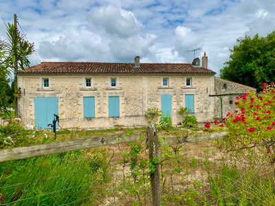 Maison à vendre à Mosnac, Charente-Maritime, Poitou-Charentes, avec Leggett Immobilier