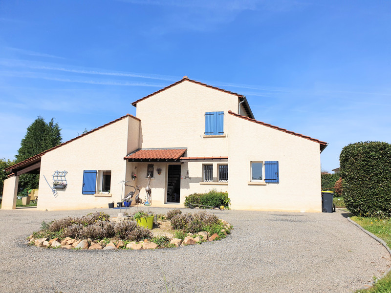 French property for sale in Lubersac, Corrèze - €370,000 - photo 11