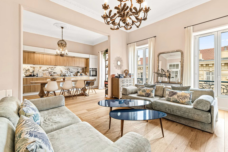 French property for sale in Nice, Alpes-Maritimes - €1,295,000 - photo 0