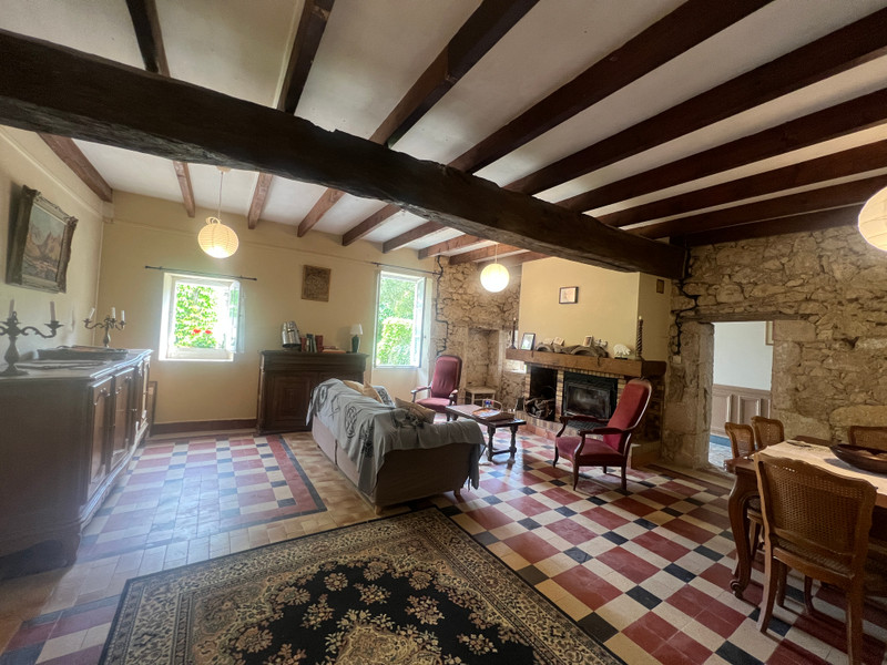 French property for sale in Eynesse, Gironde - €180,000 - photo 3