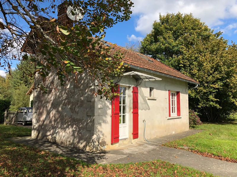 French property for sale in Milhac-de-Nontron, Dordogne - &#8364;93,000 - photo 2