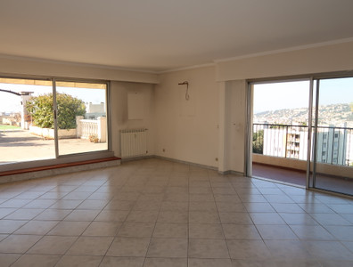French property for sale in Nice, Alpes-Maritimes - €1,390,000 - photo 4