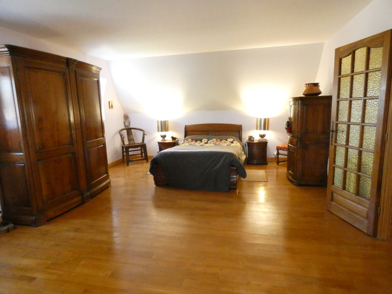 French property for sale in Saint-Martin-Valmeroux, Cantal - €379,900 - photo 3