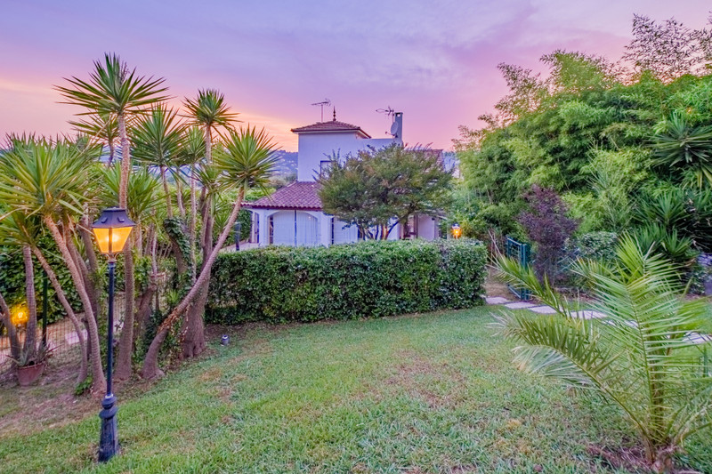 House for sale in ST ISIDORE AlpesMaritimes Coup de Coeur