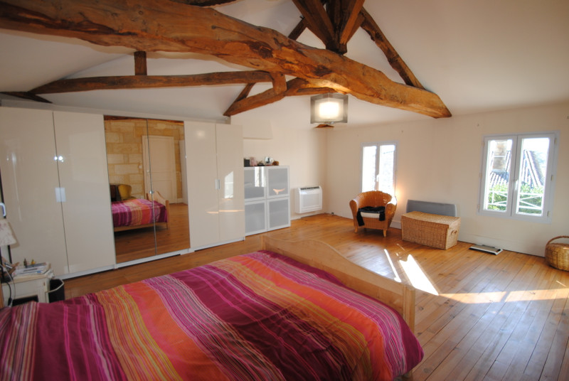 House in SaintÉmilion Gironde Lovely stone house. Master suite on