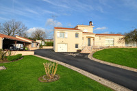Propriété à vendre à Mervent, Vendée - 434 000 € - photo n°1