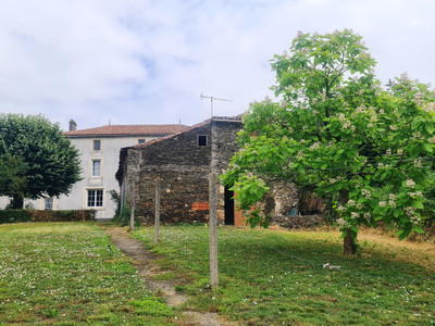 Maison à vendre à La Châtaigneraie, Vendée, Pays de la Loire, avec Leggett Immobilier