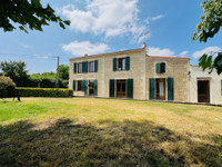 Propriété à vendre à Surgères, Charente-Maritime - 399 000 € - photo n°10