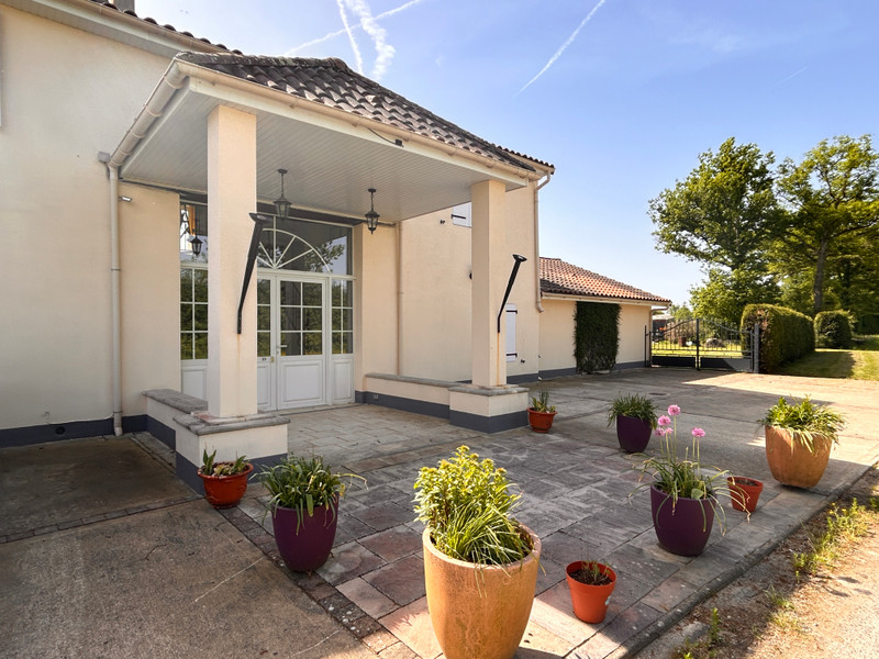 French property for sale in La Bazeuge, Haute-Vienne - €364,500 - photo 1