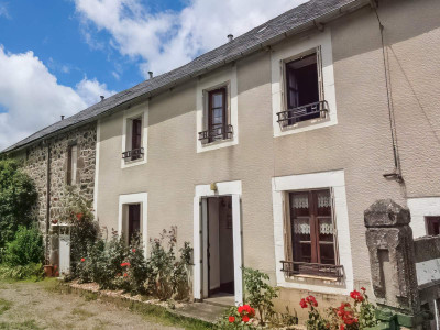 Maison à vendre à Saint-Saturnin, Cantal, Auvergne, avec Leggett Immobilier