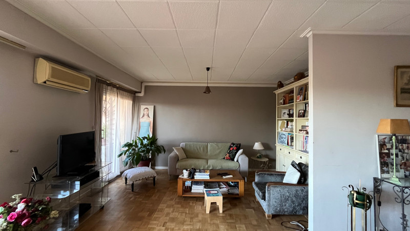 French property for sale in Avignon, Vaucluse - €257,000 - photo 2