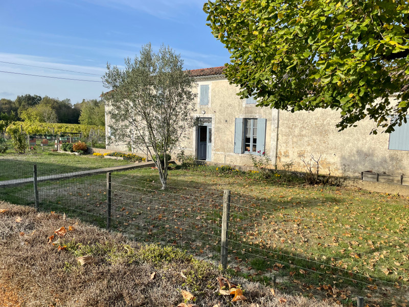 French property for sale in Cadillac, Gironde - &#8364;265,000 - photo 2