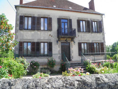 Maison à vendre à Lapeyrouse, Puy-de-Dôme, Auvergne, avec Leggett Immobilier