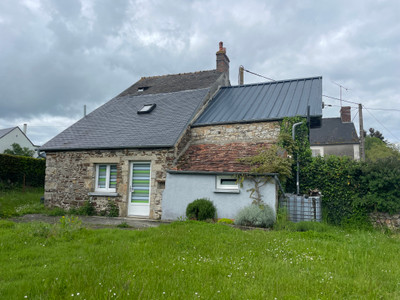 French property for sale in Neuilly-le-Vendin, Mayenne - €65,000 - photo 11