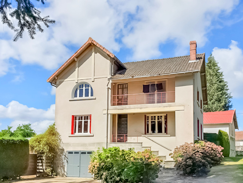 Maison à vendre à Saint-Moreil, Creuse - 249 000 € - photo 1