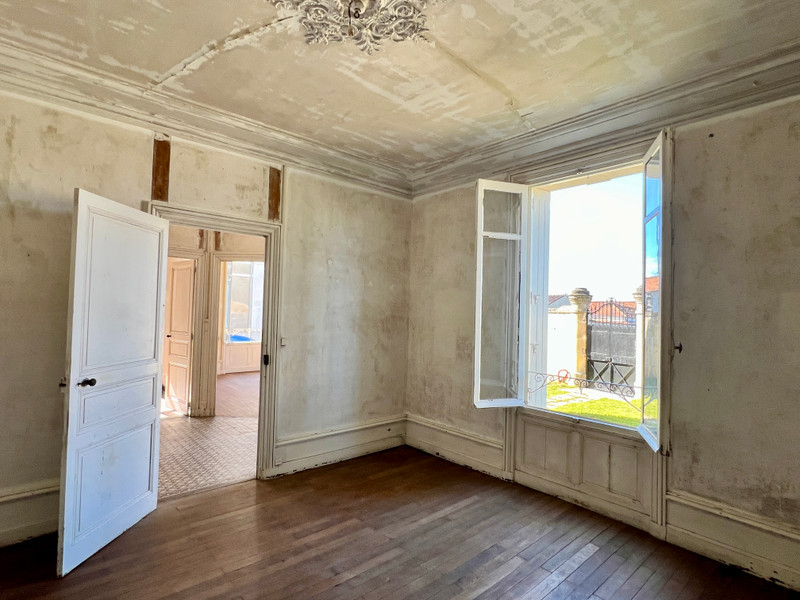 French property for sale in Cognac, Charente - €200,000 - photo 6