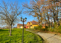 Maison à vendre à Saint-Yrieix-les-Bois, Creuse - 299.600 € - photo 1