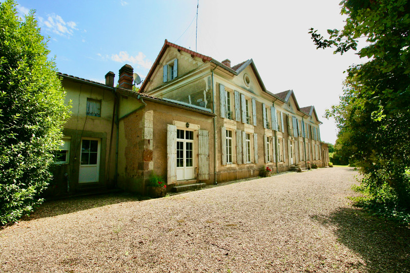 French property for sale in Orgedeuil, Charente - €351,000 - photo 9